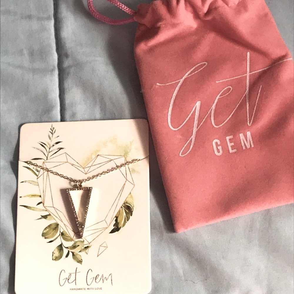 Get Gem Necklace Worth $75 from SingleSwag​​​​